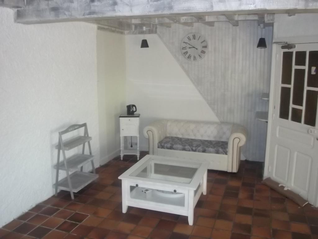 Au Vieux Logis 63 Bed and Breakfast Saint-Rémy-sur-Durolle Εξωτερικό φωτογραφία
